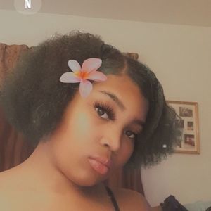 Meet your Posher, Mya